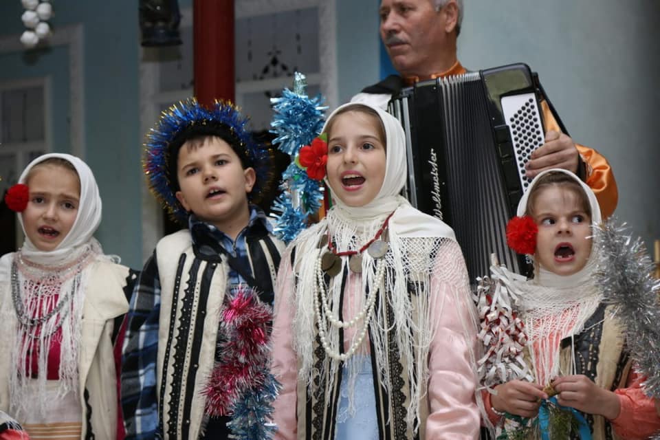 Гагаузия сегодня последние новости. Гагаузия Хедерлез. Традиции гагаузов. Национальный костюм гагаузов. Праздники в Гагаузии.